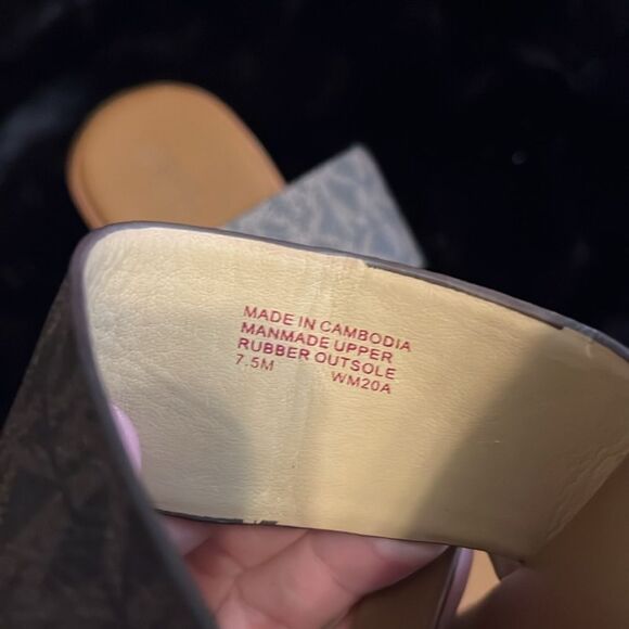 Michael Kors Pratt Logo Leather Sandals - Picture 4 of 8